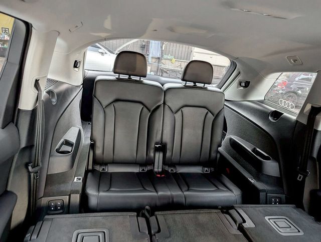 AUDI奧迪 Q7  第18張相片