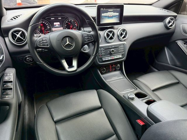 M-BENZ賓士 A180  第5張相片