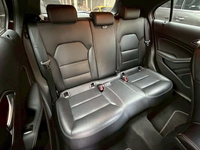 M-BENZ賓士 A180  第15張相片