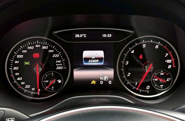 M-BENZ賓士 A180  第16張相片