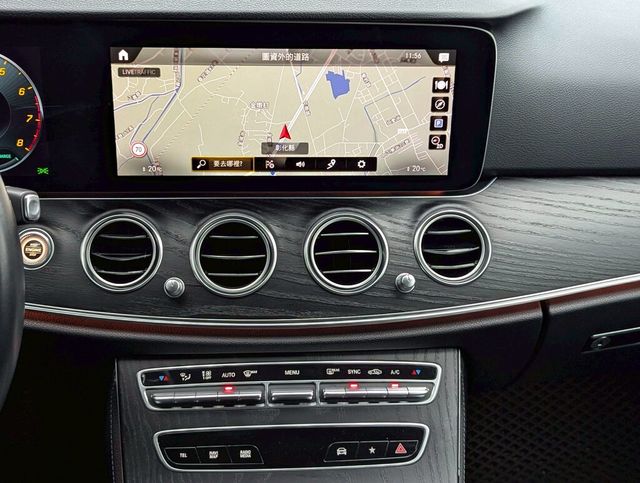 M-BENZ賓士 E200  第14張相片