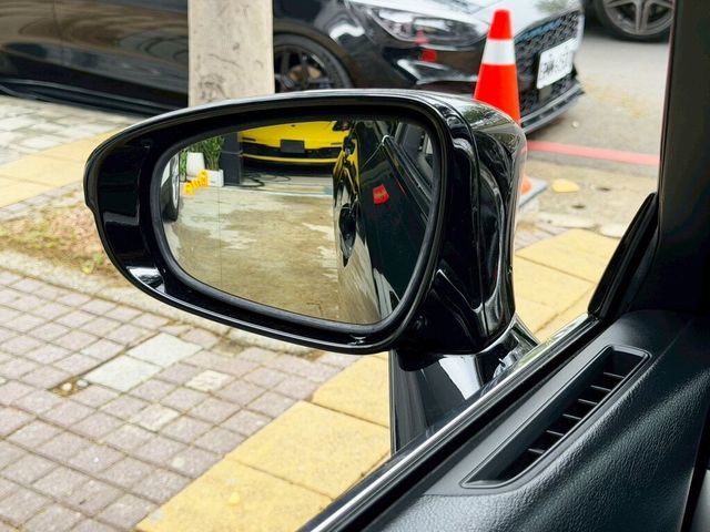 LEXUS凌志 GS300H  第8張相片