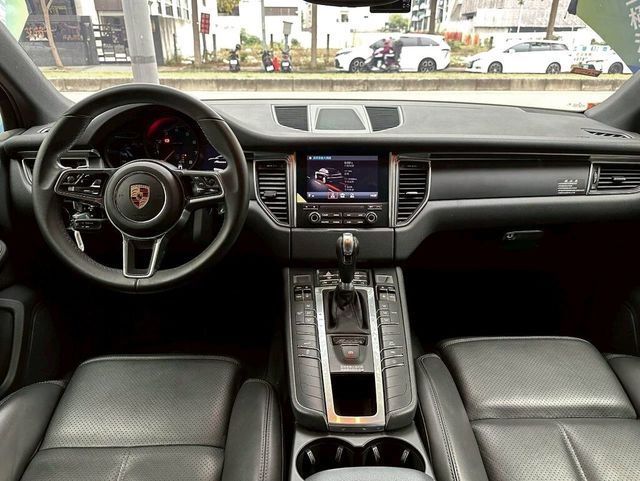 PORSCHE保時捷 MACAN  第5張相片