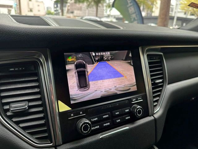 PORSCHE保時捷 MACAN  第7張相片