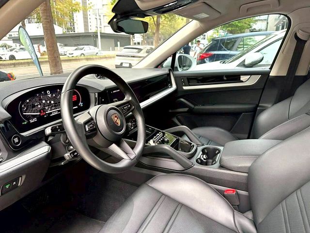 PORSCHE保時捷 CAYMAN  第7張相片
