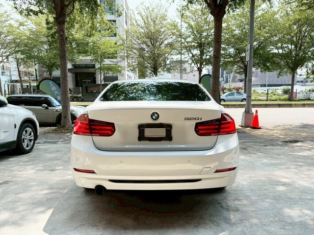 BMW寶馬 320I SPORT LINE  第4張相片