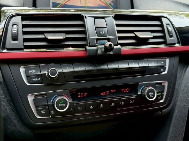 BMW寶馬 320I SPORT LINE  第13張相片