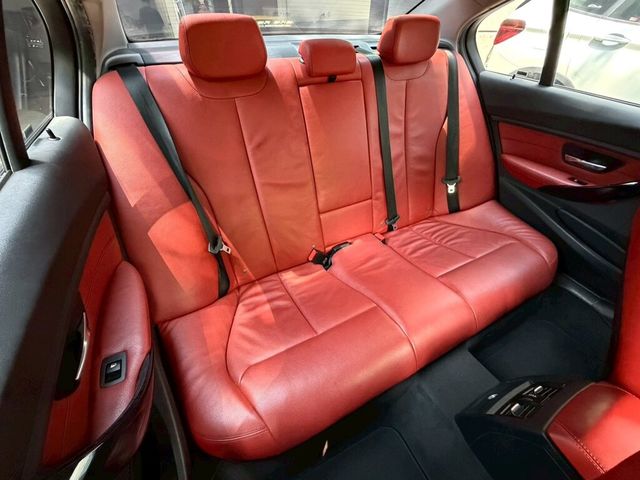 BMW寶馬 320I SPORT LINE  第15張相片