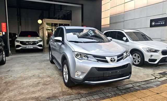 TOYOTA豐田 RAV4  第3張相片