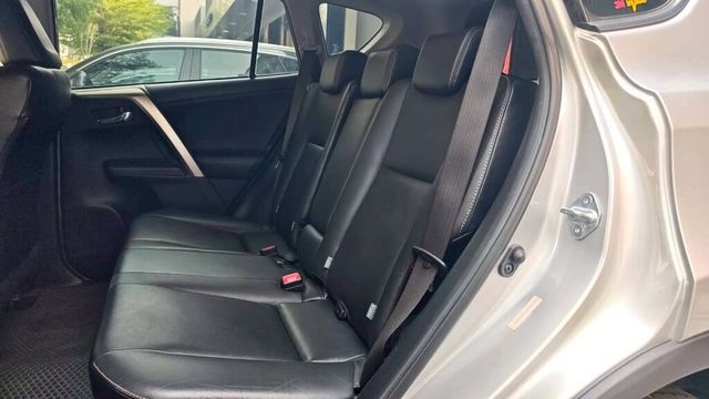 TOYOTA豐田 RAV4  第9張相片