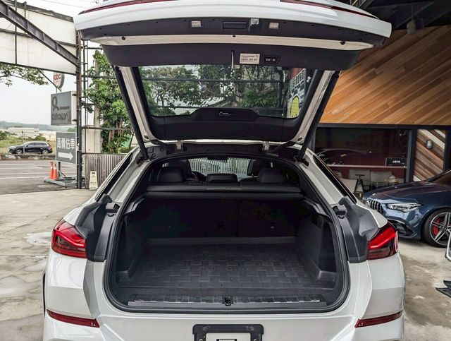 BMW寶馬 X6 XDRIVE40I  第7張相片