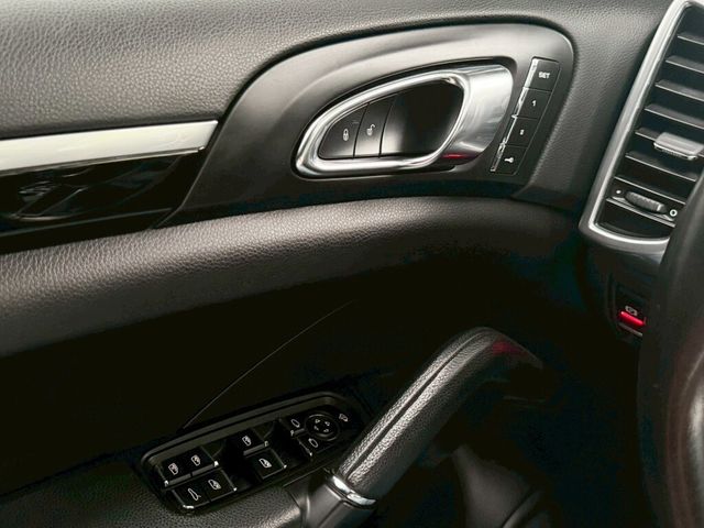 PORSCHE保時捷 CAYENNE  第7張相片