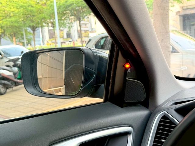 VOLVO富豪 XC60  第9張相片