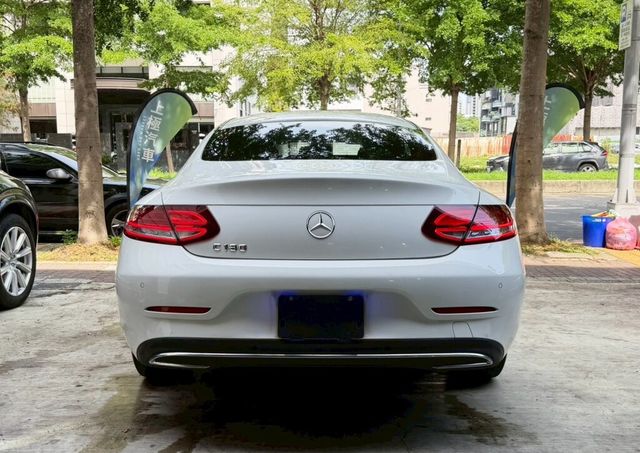 M-BENZ賓士 C180 COUPE  第4張相片