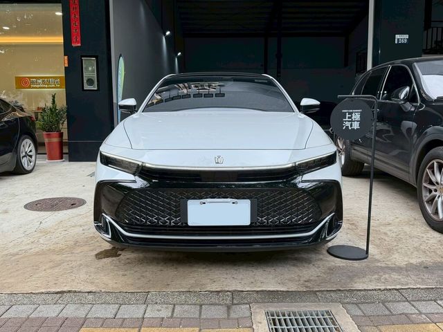 TOYOTA豐田 CROWN  第3張相片