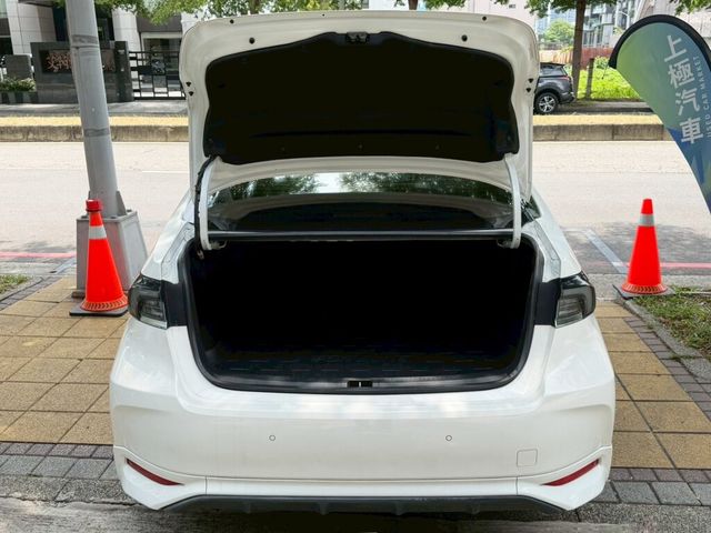 TOYOTA豐田 COROLLA ALTIS HYBRID  第7張相片