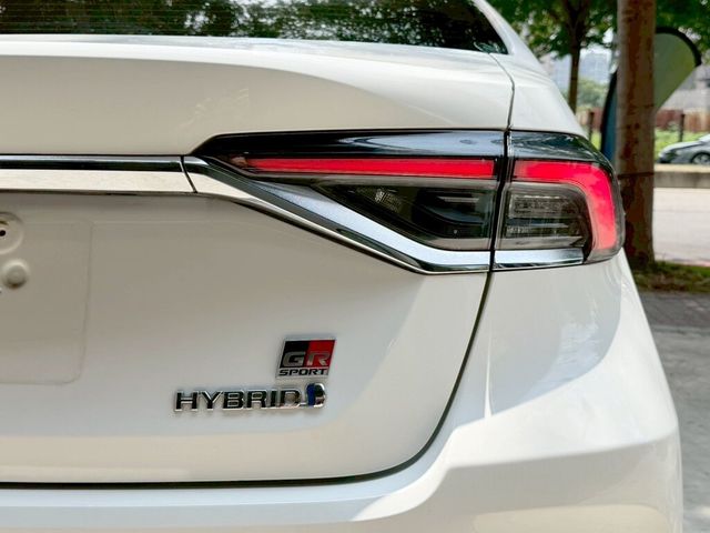 TOYOTA豐田 COROLLA ALTIS HYBRID  第18張相片
