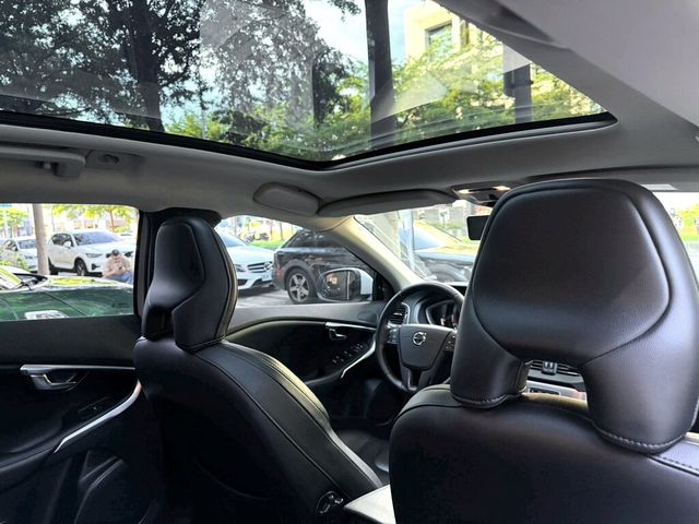VOLVO富豪 V40  第17張相片
