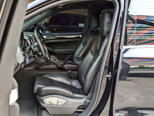 PORSCHE保時捷 CAYENNE  第8張相片