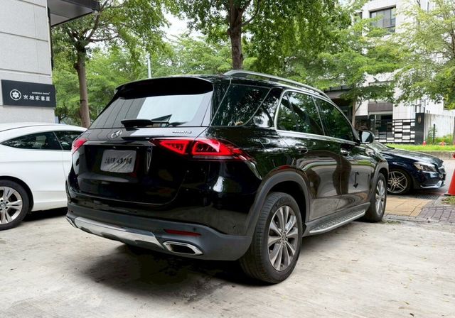 M-BENZ賓士 GLE300D  第2張相片