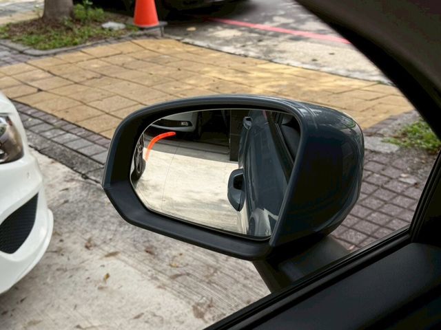 VOLVO富豪 XC40  第8張相片