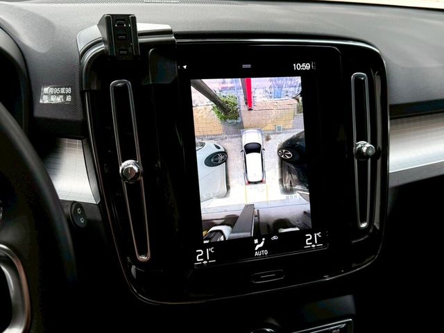 VOLVO富豪 XC40  第14張相片