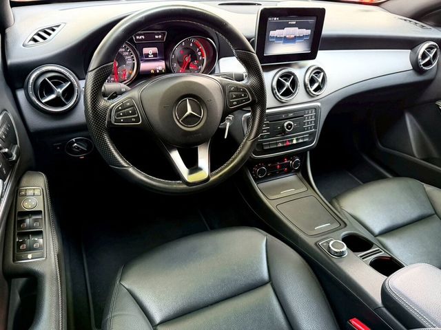 M-BENZ賓士 CLA200  第5張相片