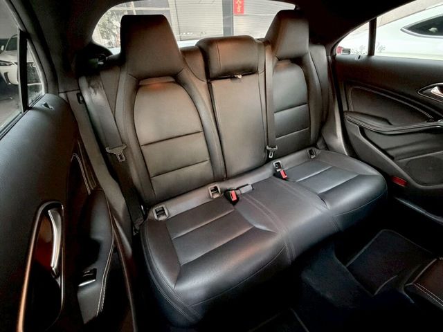M-BENZ賓士 CLA200  第13張相片