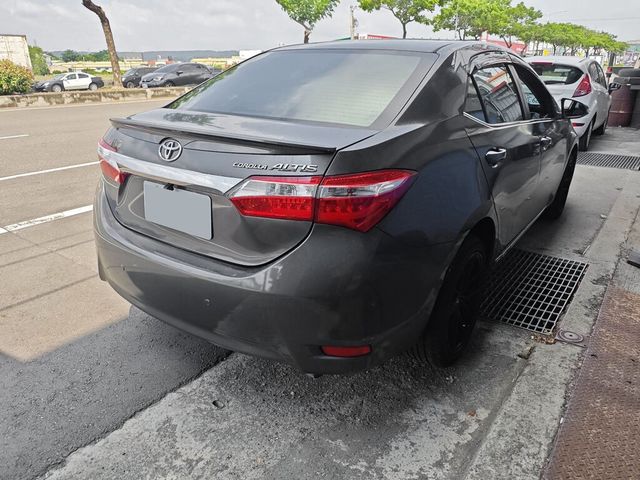 TOYOTA豐田 ALTIS  第2張相片