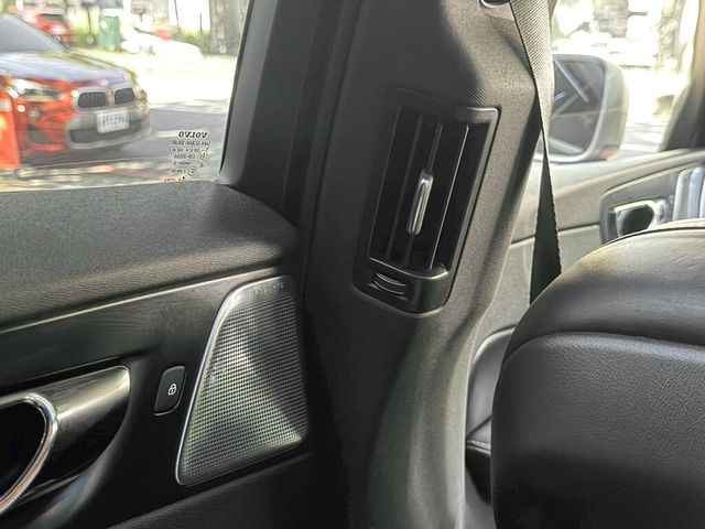 VOLVO富豪 XC60  第18張相片