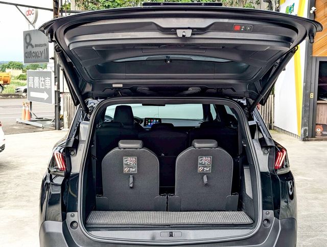 PEUGEOT寶獅 5008  第7張相片