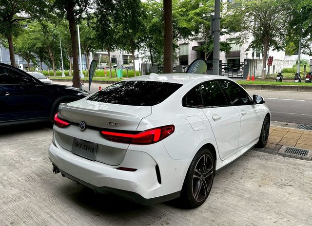 BMW寶馬 218I M SPORT  第2張相片
