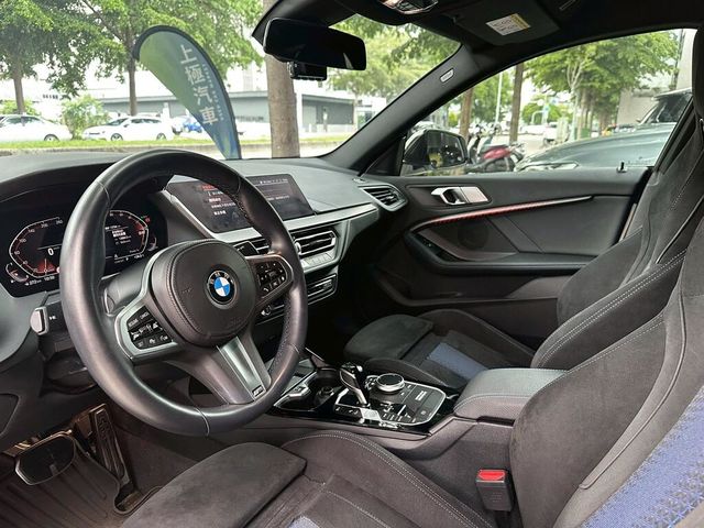 BMW寶馬 218I M SPORT  第10張相片