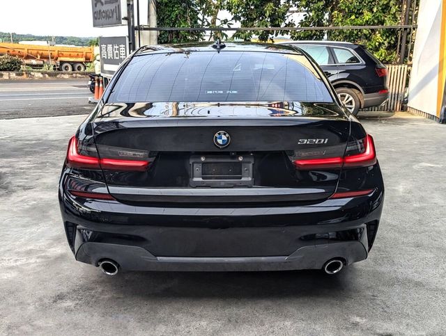 BMW寶馬 320I M SPORT  第4張相片