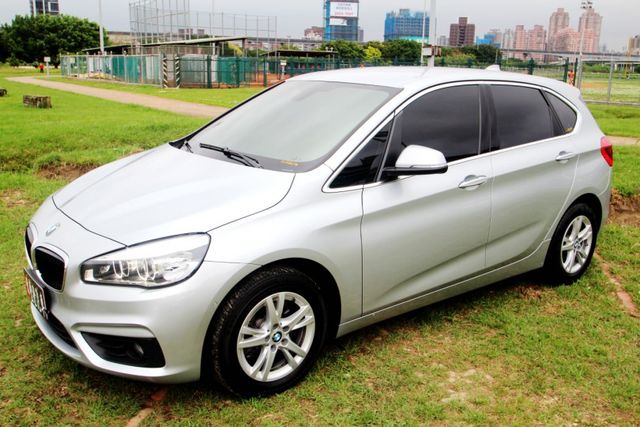 {車況超優 才跑5.6萬}17年式218AT銀~豐隆嚴選0頭款低月付專案~  第13張相片