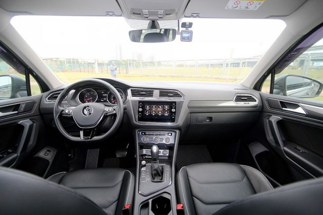 {輕鬆擁有}20年TIGUAN 280TSI 灰~風龍岩選0頭款低月付專案~  第3張相片