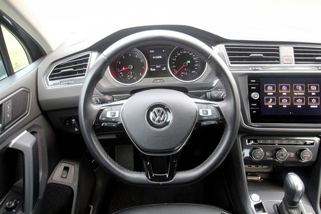 {輕鬆擁有}20年TIGUAN 280TSI 灰~風龍岩選0頭款低月付專案~  第5張相片