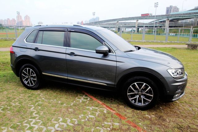 {輕鬆擁有}20年TIGUAN 280TSI 灰~風龍岩選0頭款低月付專案~  第16張相片
