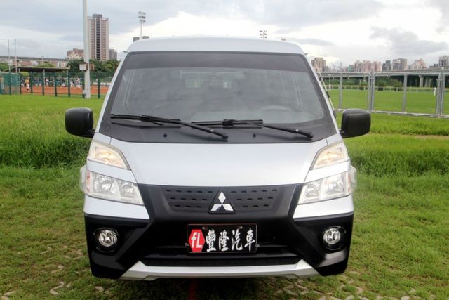 {八人座 內外新}17年DELICA2.4銀~豐隆嚴選0頭款低月付專案~  第12張相片