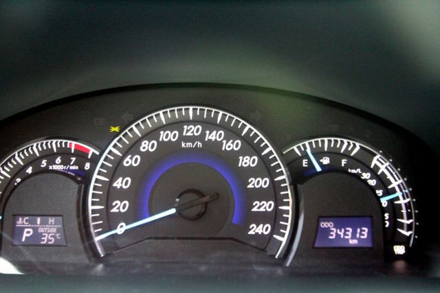 {才跑3萬 原鈑件}19年 CAMRY2.0銀~豐隆嚴選0頭款低月付專案  第2張相片