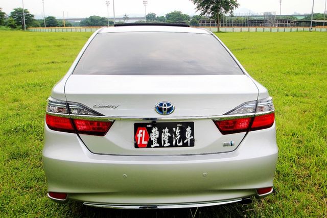 *{跑10萬 內外新}18年式 CAMRY2.5 油電 銀~豐隆嚴選0頭款低月付專案~*  第4張相片