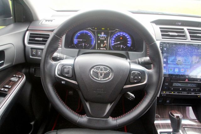 *{跑10萬 內外新}18年式 CAMRY2.5 油電 銀~豐隆嚴選0頭款低月付專案~*  第5張相片