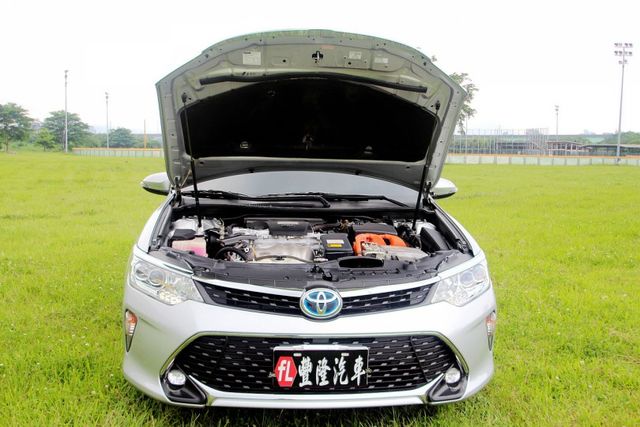 *{跑10萬 內外新}18年式 CAMRY2.5 油電 銀~豐隆嚴選0頭款低月付專案~*  第11張相片