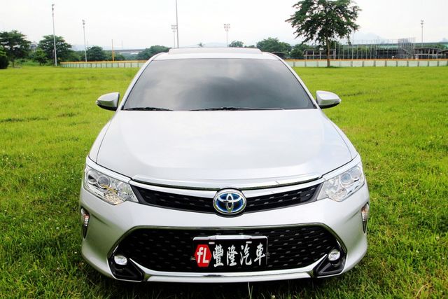 *{跑10萬 內外新}18年式 CAMRY2.5 油電 銀~豐隆嚴選0頭款低月付專案~*  第13張相片