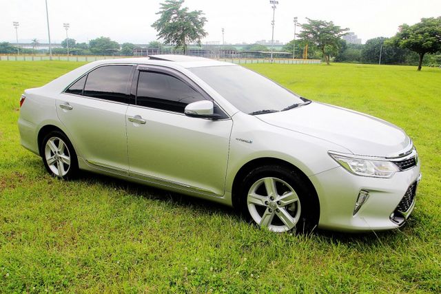 *{跑10萬 內外新}18年式 CAMRY2.5 油電 銀~豐隆嚴選0頭款低月付專案~*  第15張相片