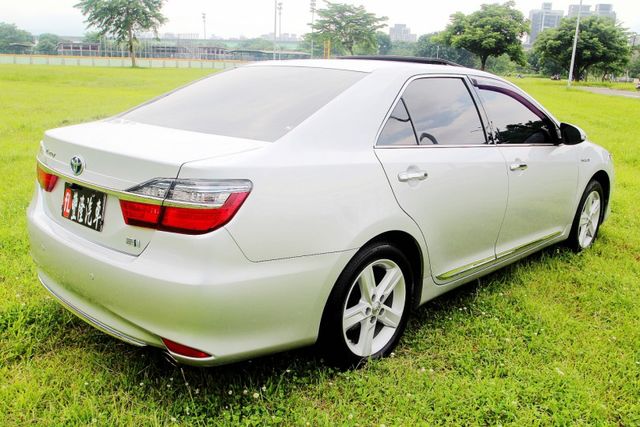 *{跑10萬 內外新}18年式 CAMRY2.5 油電 銀~豐隆嚴選0頭款低月付專案~*  第19張相片