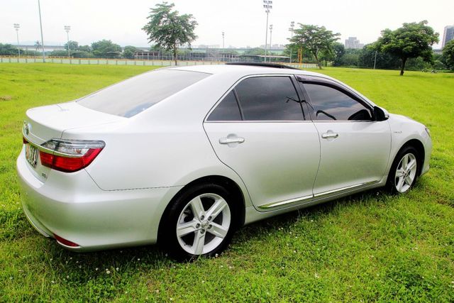 *{跑10萬 內外新}18年式 CAMRY2.5 油電 銀~豐隆嚴選0頭款低月付專案~*  第20張相片