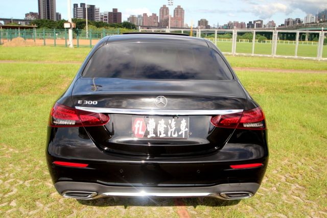 {超貸80萬 總代理}22年E300 黑~豐隆嚴選0頭款低月付專案~  第4張相片