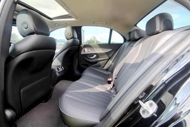 {超貸80萬 總代理}22年E300 黑~豐隆嚴選0頭款低月付專案~  第8張相片