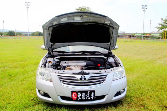 {跑19萬 原鈑件}10年式CAMRY2.4G白~豐隆嚴選0頭款低月付專案~  第10張相片